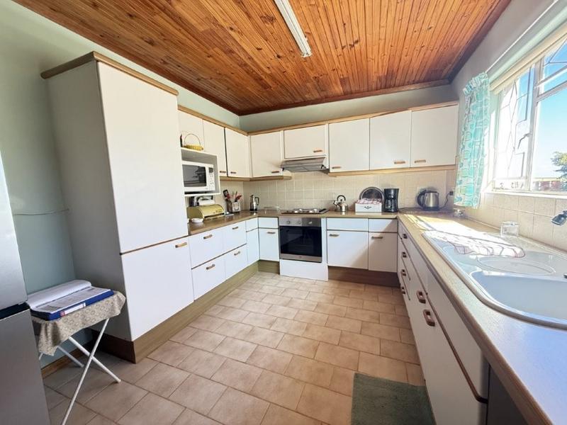 4 Bedroom Property for Sale in Bergzicht Western Cape